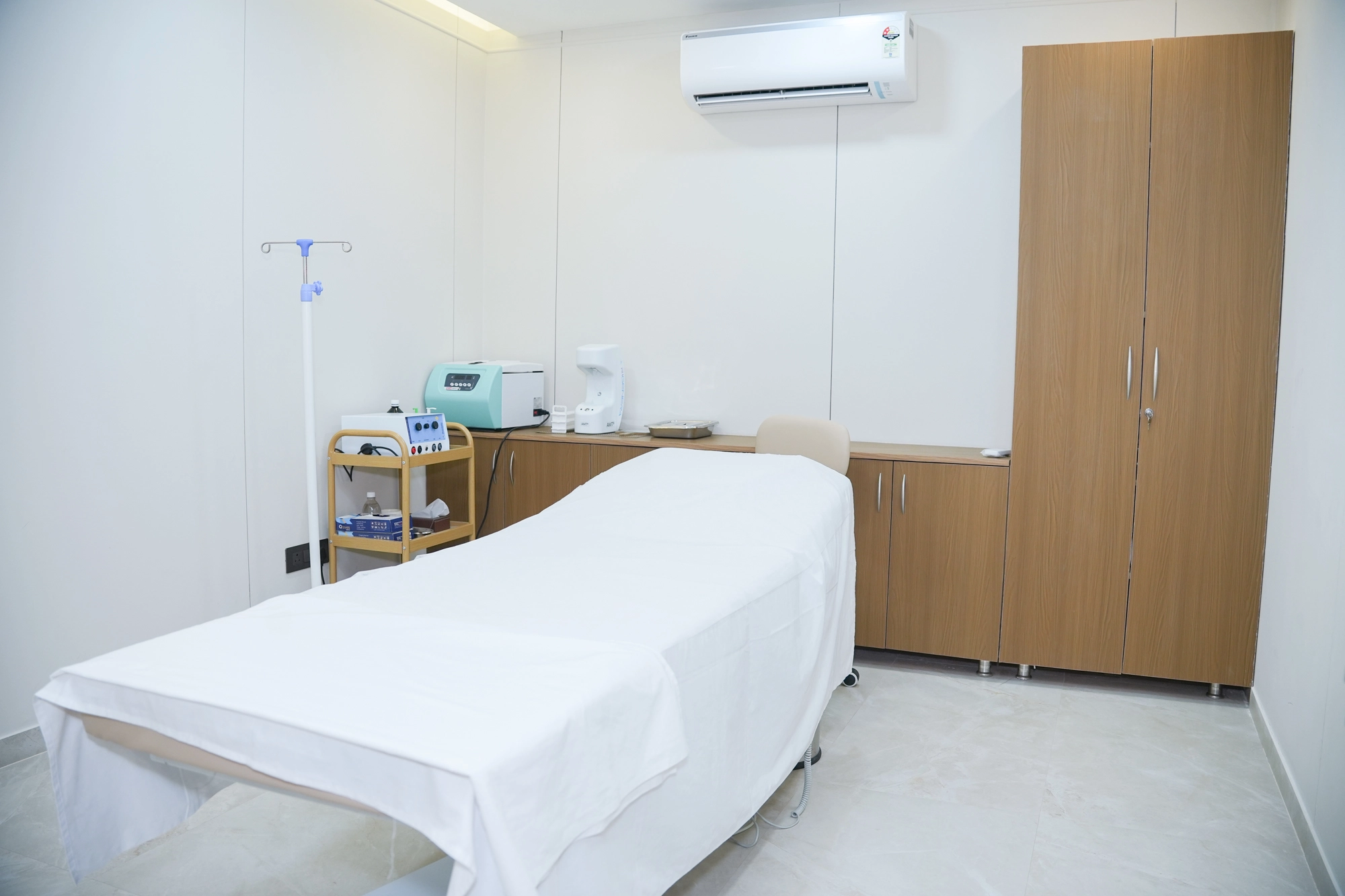Alive wellness Banjara Hills clinic tour3