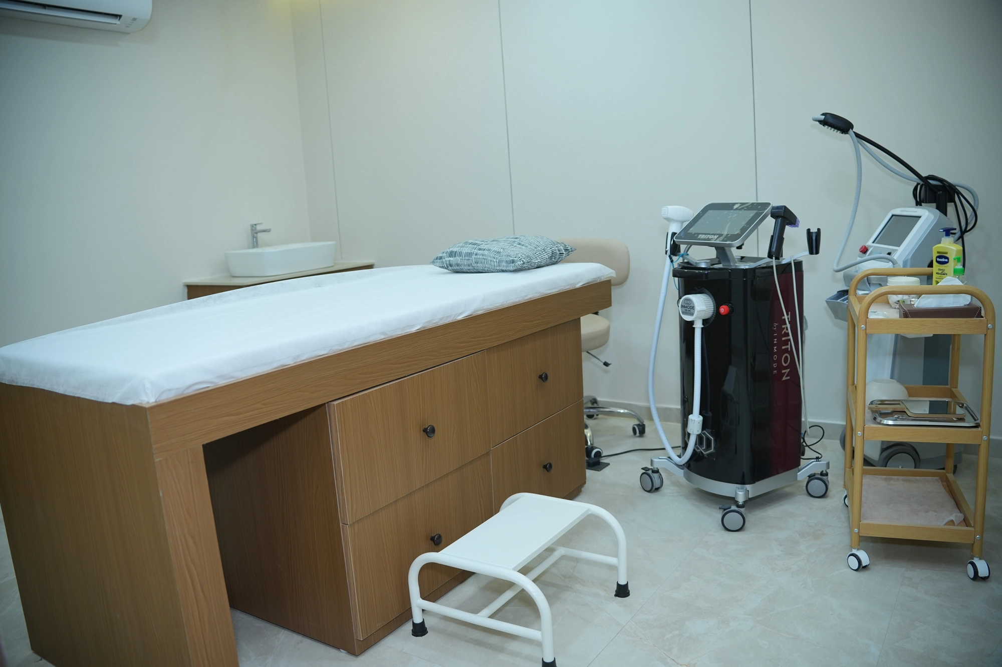 Alive wellness Banjara Hills clinic tour5