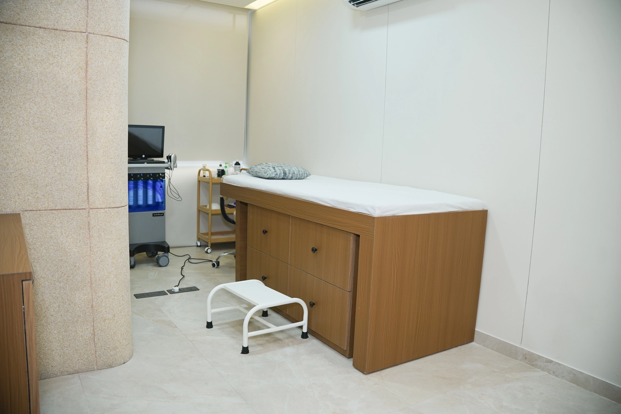 Alive wellness Banjara Hills clinic tour4